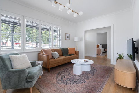 Field Street Cottages - 2 Bedroom House - Centrally Located Luxury - Holiday Sunshine Coast 1