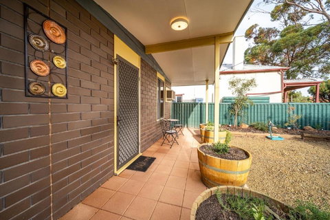 Flinders Ranges Bed And Breakfast - Sunshine Coast Tourism 1