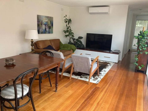 Fountain Villa - Sunshine Coast Tourism 0
