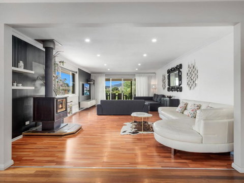 Gippsland 12 - Holiday Sunshine Coast 0