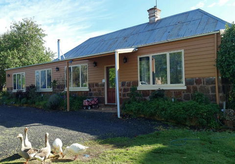 Fulham Homestead Historic Rural Large 3 Bedroom Guesthouse - Sunshine Coast Tourism 0