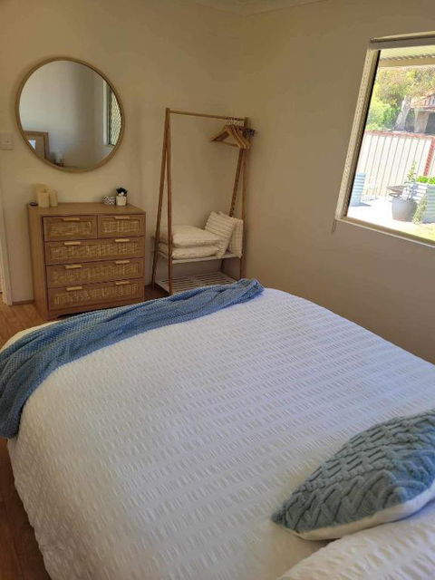 G&R Beach Cottage - Holiday Sunshine Coast 0