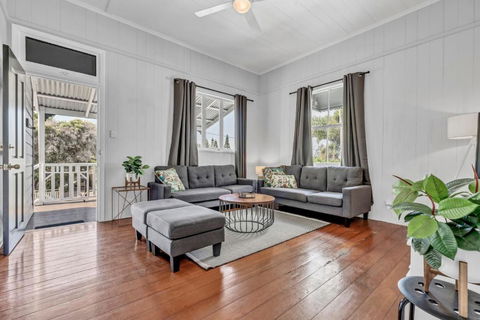 Gabba Central House 3BR2Bath Pets - Holiday Sunshine Coast 1