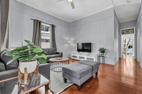 Gabba Central House 3BR2Bath Pets - Holiday Sunshine Coast 2