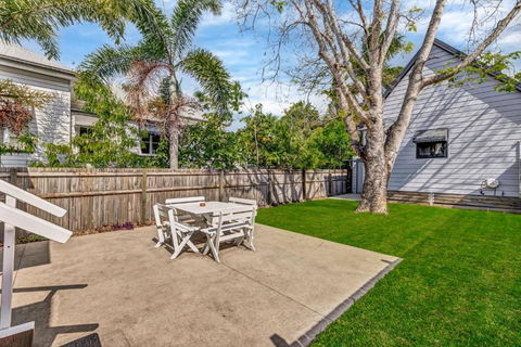 Gabba Central House 3BR2Bath Pets - Holiday Sunshine Coast 0