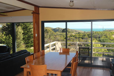 Gabbadah Beach House - Holiday Sunshine Coast 1