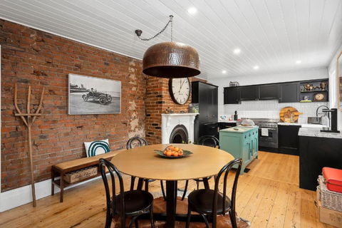 Gable House Geelong - Holiday Sunshine Coast 3