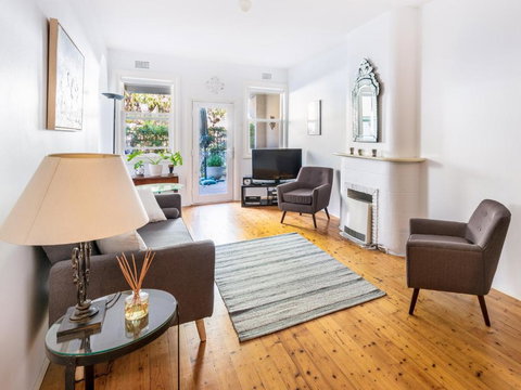 Garden Apartment In The Heart Of Double Bay - Holiday Sunshine Coast 0