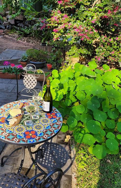 Garden Rest - Holiday Sunshine Coast 1