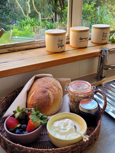 Garden Rest - Holiday Sunshine Coast 4