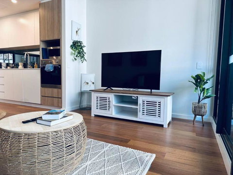 Garden View 1bd Apt @CBD Free Parking - Holiday Sunshine Coast 2