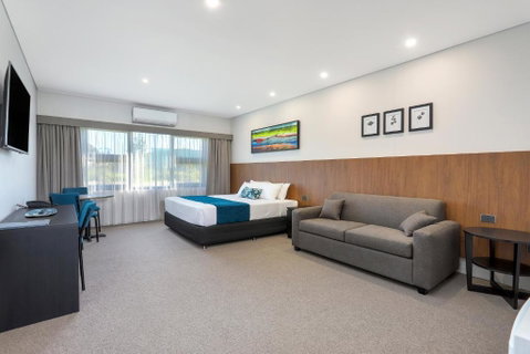 Gateway Motel - Sunshine Coast Tourism 4