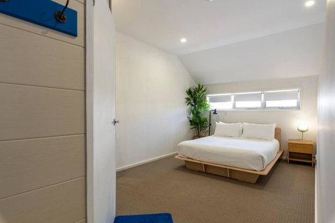 Gawler Townhouses 1a - Holiday Sunshine Coast 3