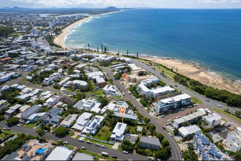 GEORGE8- THE ULTIMATE, FAMILY BEACH HOUSE! - Holiday Sunshine Coast 3