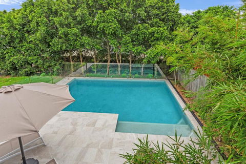 GEORGE8- THE ULTIMATE, FAMILY BEACH HOUSE! - Holiday Sunshine Coast 2