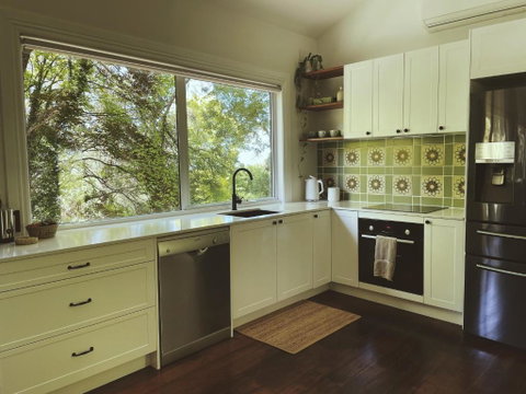 Getaway For 7 With King Bed And Open Fireplace - Sunshine Coast Tourism 2
