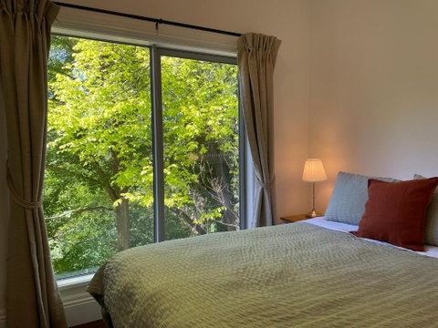 Getaway For 7 With King Bed And Open Fireplace - Sunshine Coast Tourism 1