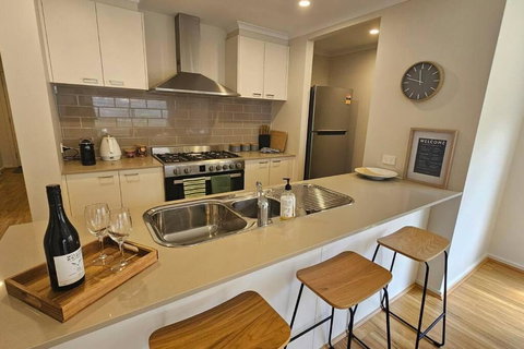 Getaway On Amaroo Way - Sunshine Coast Tourism 4