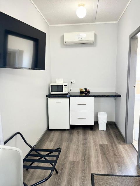 Gilgandra Motel - Sunshine Coast Tourism 2