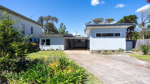 Gillian - Holiday Sunshine Coast 1