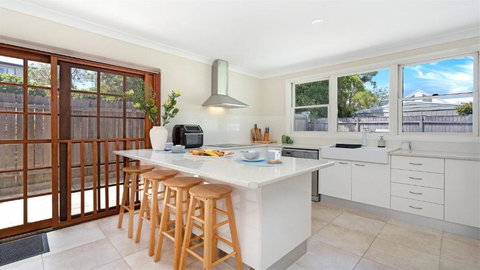 Gillian - Holiday Sunshine Coast 3