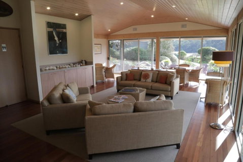 Gipsy Point Lakeside - Sunshine Coast Tourism 2