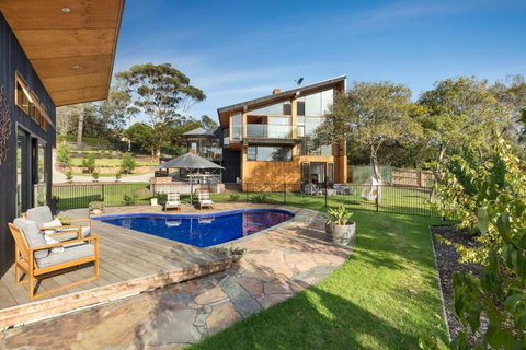 Glen Shian - Luxe With Pool And Water Views - Holiday Sunshine Coast 4