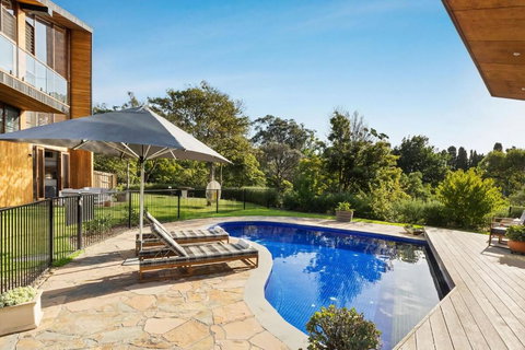Glen Shian - Luxe With Pool And Water Views - Holiday Sunshine Coast 1