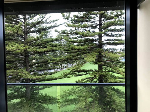 Glenelg BEACH & Park Views -wifi Parking - Holiday Sunshine Coast 4