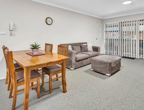 Glenmore Lodge - CBD Location, Hidden Gem - Holiday Sunshine Coast 1