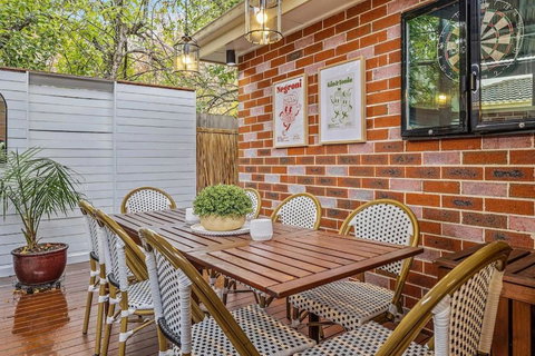 Gloria Of Healesville - Holiday Sunshine Coast 2