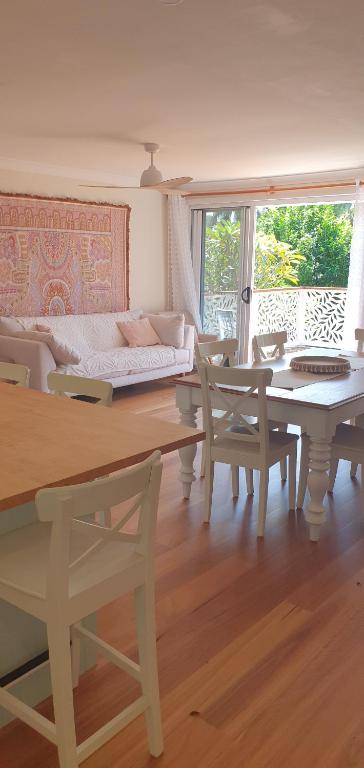 Gold Coast Family Retreat, Beach 1 And Half Kms, Shops, Full Home - Holiday Sunshine Coast 4