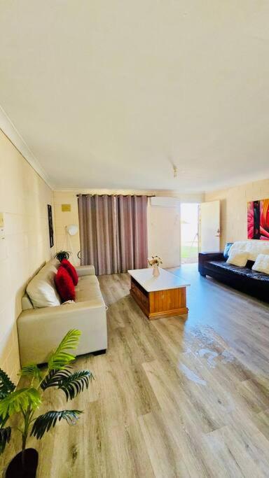 Golden Patch Retreat, Kalgoorlie - Sunshine Coast Tourism 1