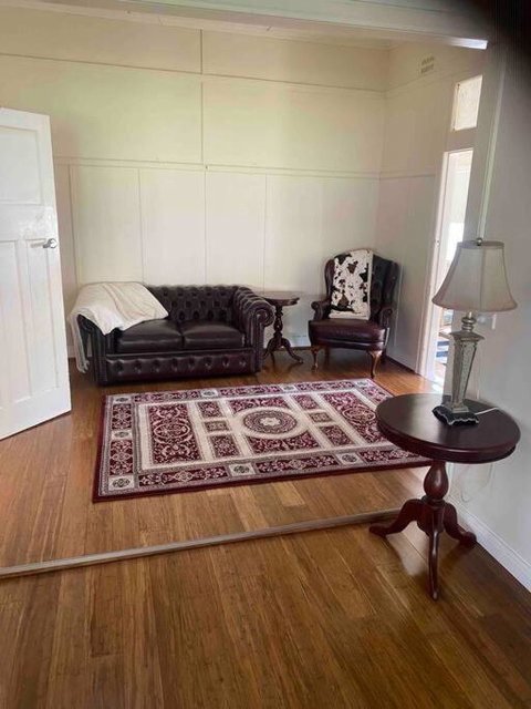 Golden Street Cottage - Holiday Sunshine Coast 0