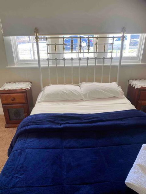 Golden Street Cottage - Holiday Sunshine Coast 1