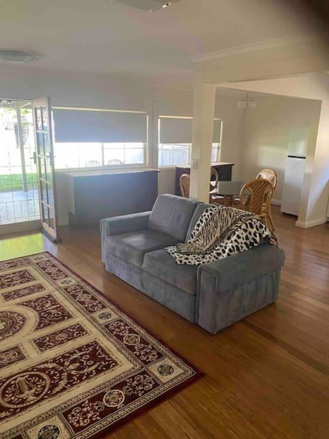 Golden Street Cottage - Holiday Sunshine Coast 2