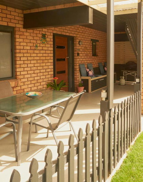 GOLDFIELDS STUDIO APARTMENT, Beaconsfield - Fully Self-contained, Air-conditioning - Holiday Sunshine Coast 1