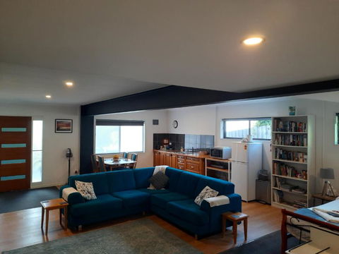GOLDFIELDS STUDIO APARTMENT, Beaconsfield - Fully Self-contained, Air-conditioning - Holiday Sunshine Coast 2