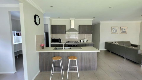 Gledswood Hills, The Cloverhill Charm - Holiday Sunshine Coast 3