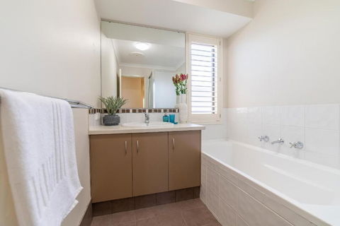 Greenmount Getaway - Sunshine Coast Tourism 4