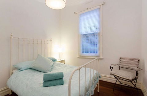 Gorgeous Subiaco Cottage - Holiday Sunshine Coast 4