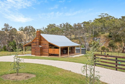 Grandview Accommodation - Hideaway Huts - Sunshine Coast Tourism 0