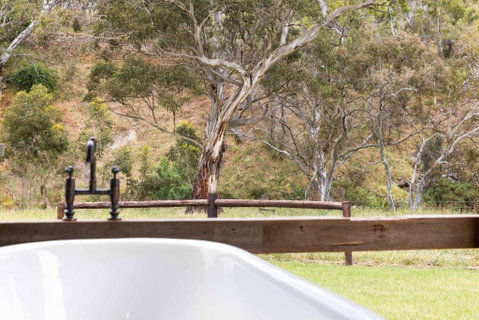 Grandview Accommodation - Hideaway Huts - Sunshine Coast Tourism 3