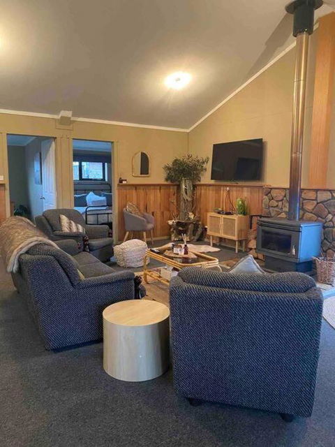 Great Lakes Wilderness Three Bedroom Home - Holiday Sunshine Coast 0
