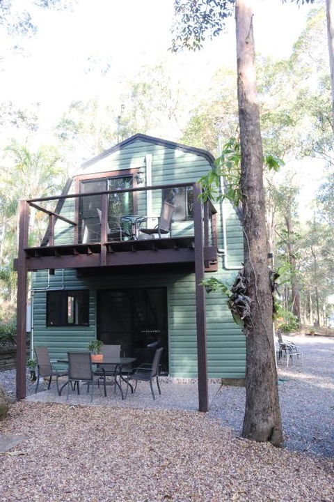 GREEN TREES CHALET Australia Zoo Close By - Holiday Sunshine Coast 1