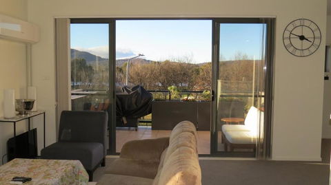 GREENWAY WATERS 2 Bed Apartment - Holiday Sunshine Coast 3