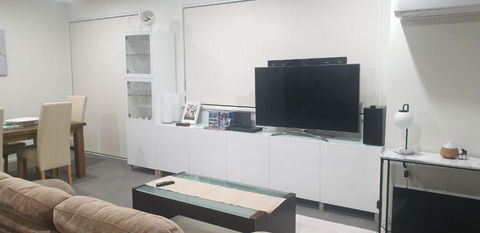 GREENWAY WATERS 2 Bed Apartment - Holiday Sunshine Coast 4