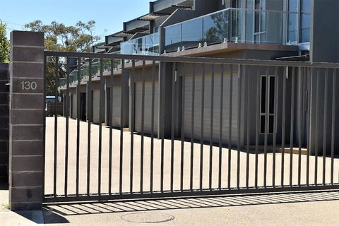 Griffith Prestige Apartments - Holiday Sunshine Coast 4