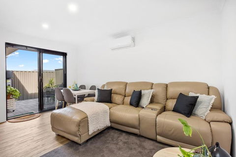 Guildford Family Hideaway - Sunshine Coast Tourism 0