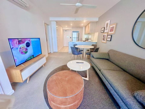 Hamilton Riverside Luxury Apartment W Carpark - Holiday Sunshine Coast 0